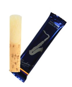 VANDOREN TRADITIONAL - reed for tenor saxophone 2,5