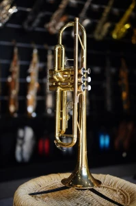 YAMAHA YTR 2335 - trąbka Bb