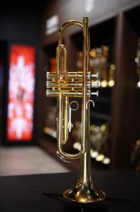 YAMAHA YTR 1335 - trąbka Bb